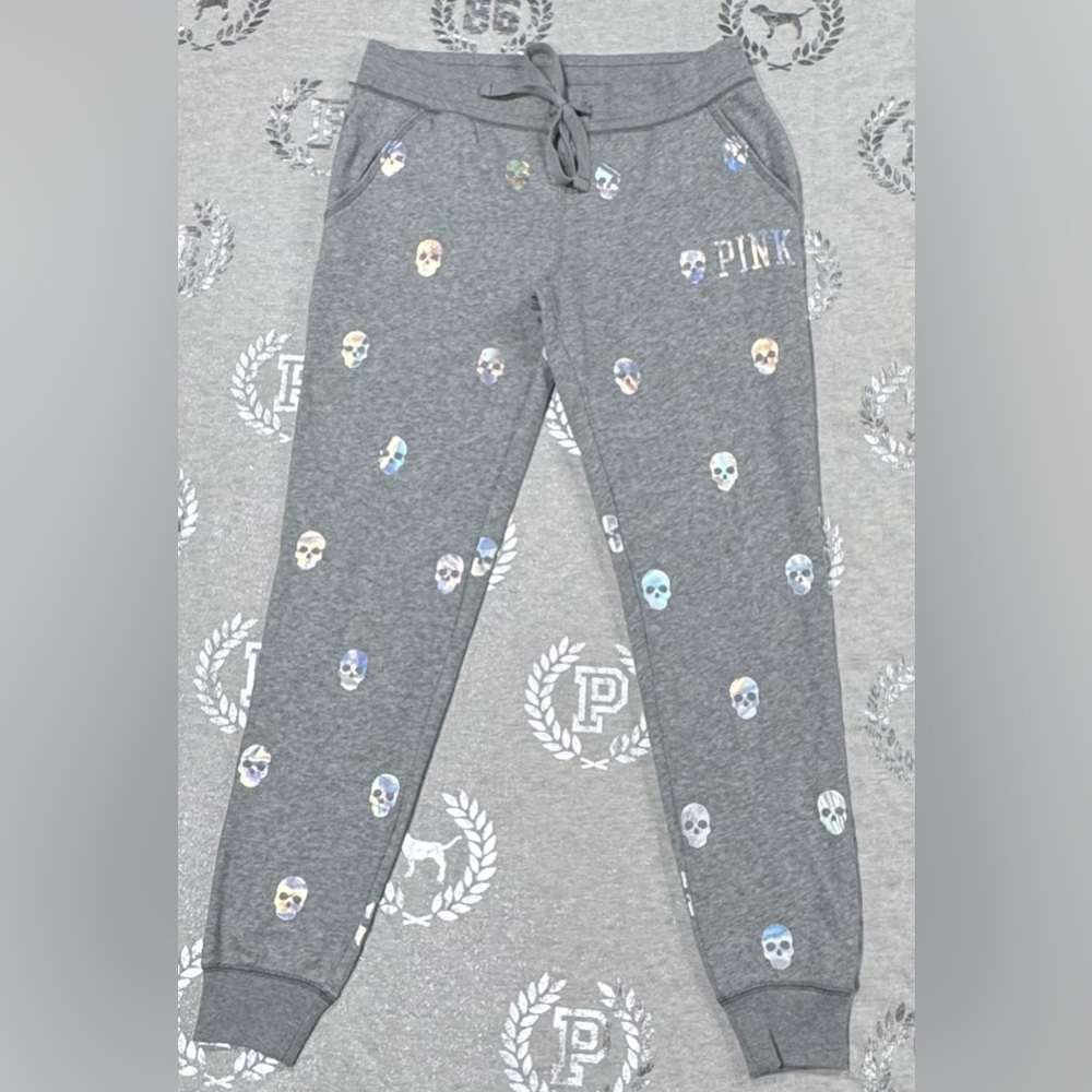 VS PINK LIMITED EDITION HOLOGRAPHIC SKULL JOGGERS S NWOT